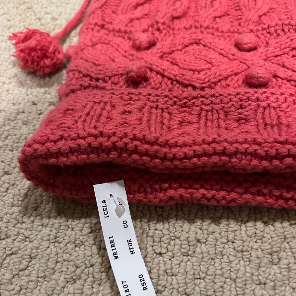 NWT Icelandic Design Red Silk Angora Knit Hat Retail: $59.00 - Picture 3 of 7